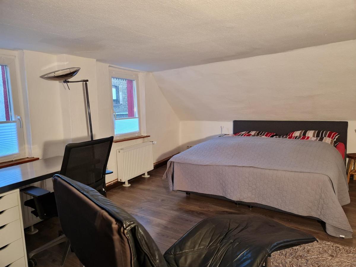Schoenste Lage Am Rhein, Behagliches Haus Mit Kamin. Vakantiehuis Keulen