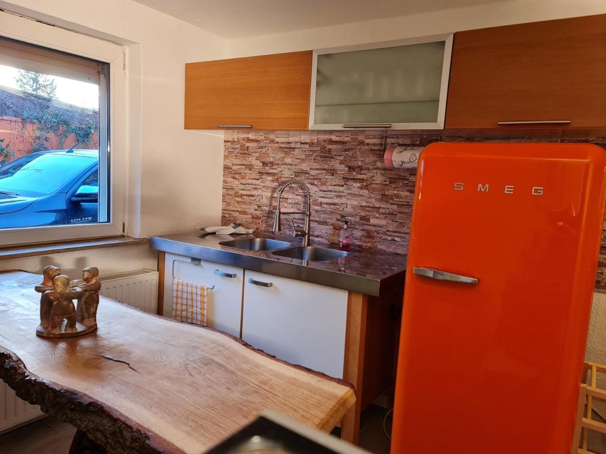 Schoenste Lage Am Rhein, Behagliches Haus Mit Kamin. *